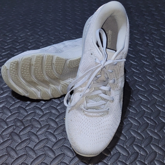 Asics Shoes - Asics Women's Novablast 4 Size 8 Shoes Lilac Hint/ Faded Ash Rock